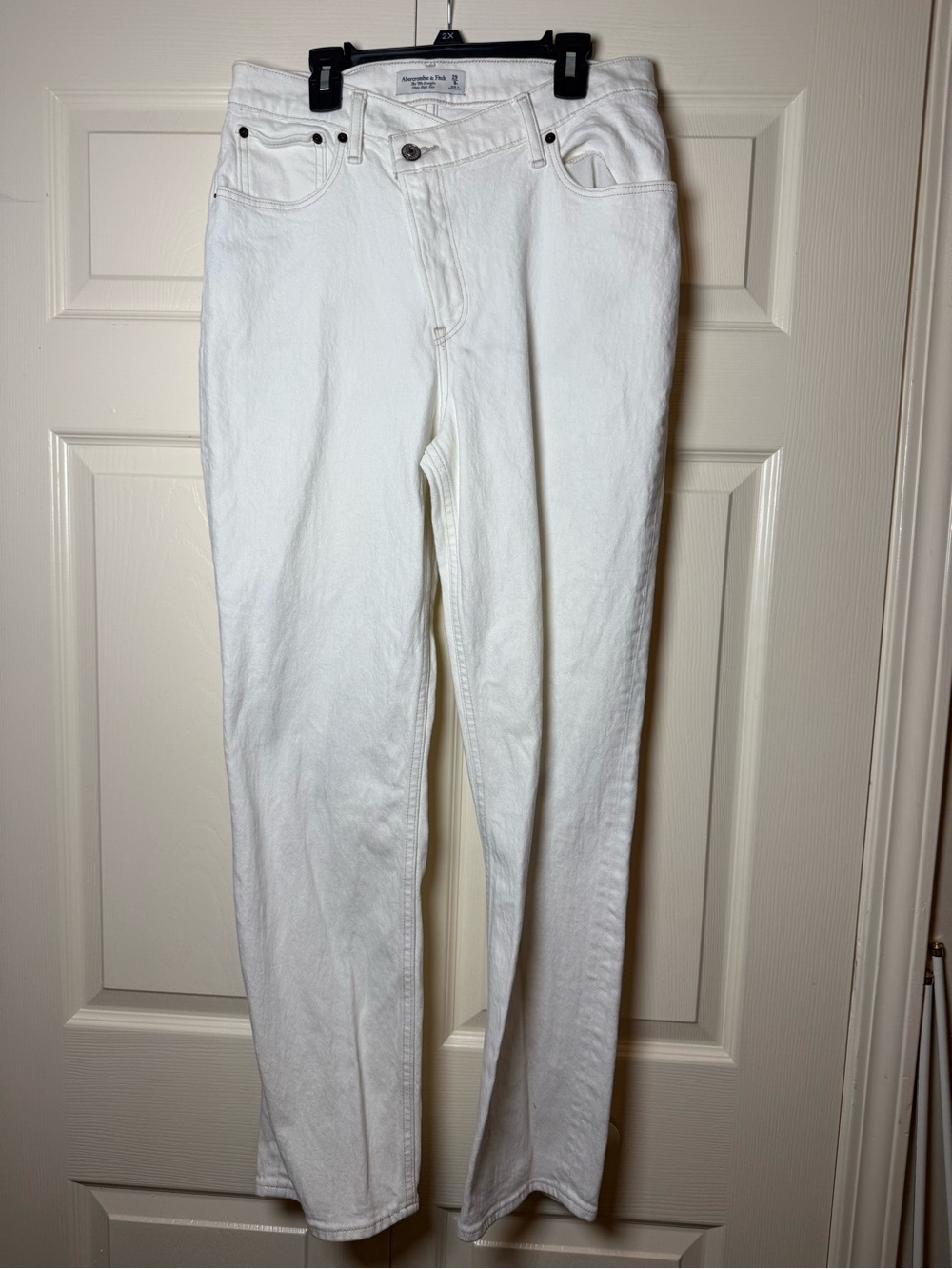 Abercrombie & Fitch 90’s Straight Ultra High Rise Denim Jeans